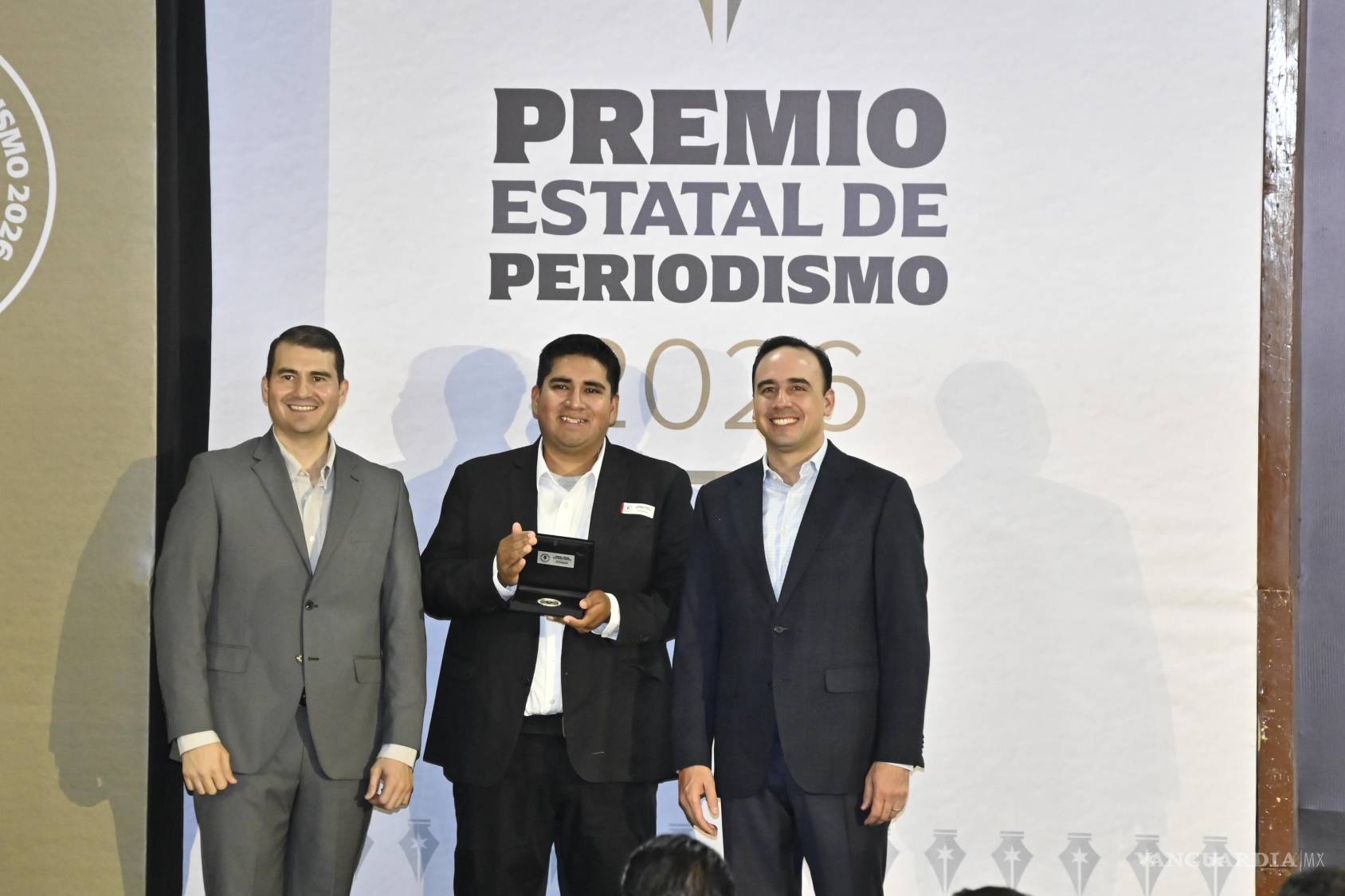 $!Ángel Omar Saucedo, fotógrafo de VANGUARDIA, recibió un reconocimiento en la categoría de Fotografía.