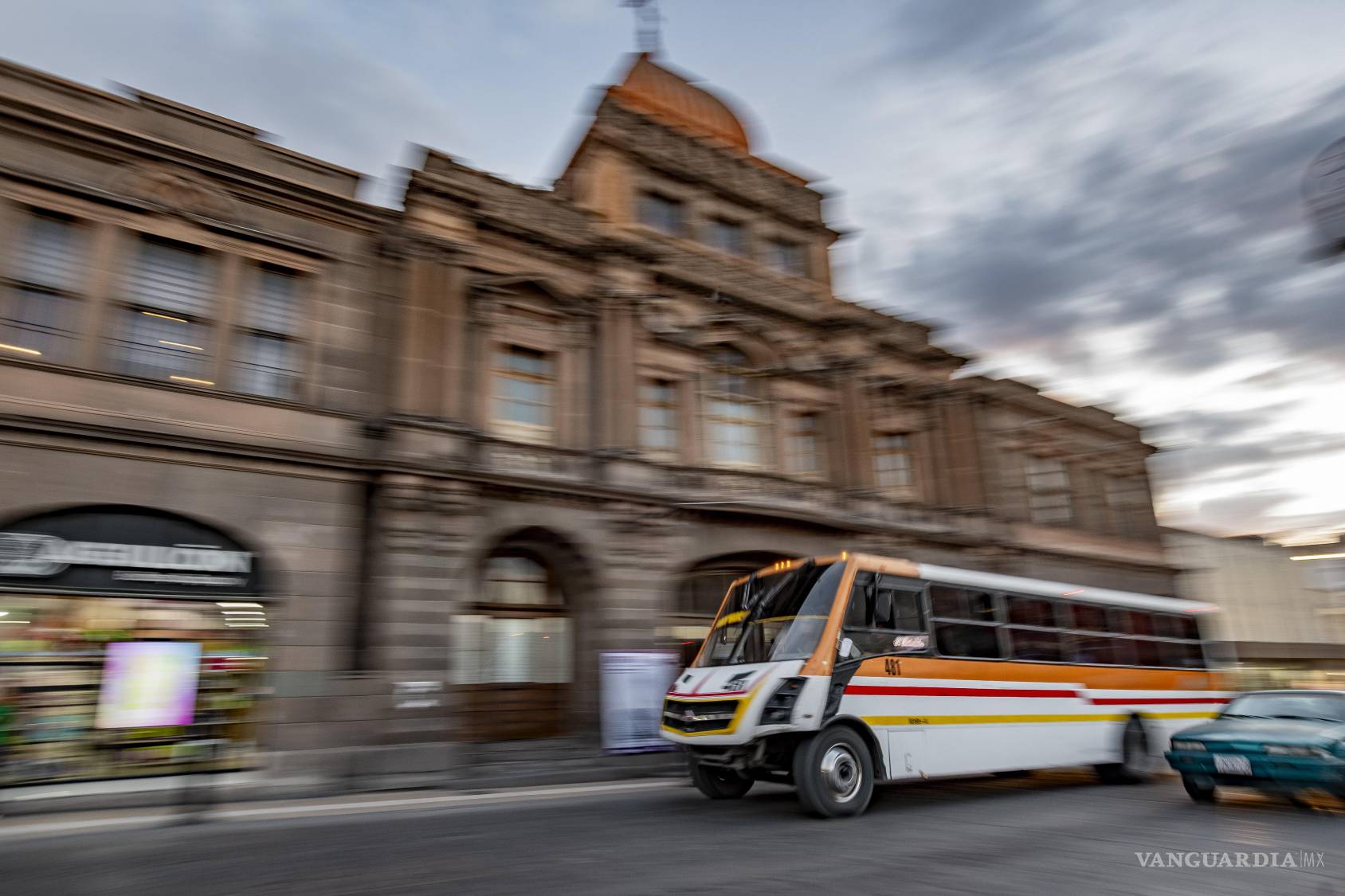 $!12 DE SEPTIEMBRE Mauro Marines, periodista cultural de VANGUARDIA publicó una investigación sobre los centros culturales del primer cuadro y cómo es poder llegar a ellos, poniendo sobre la mesa las oportunidades del Transporte Público. Omar Saucedo
