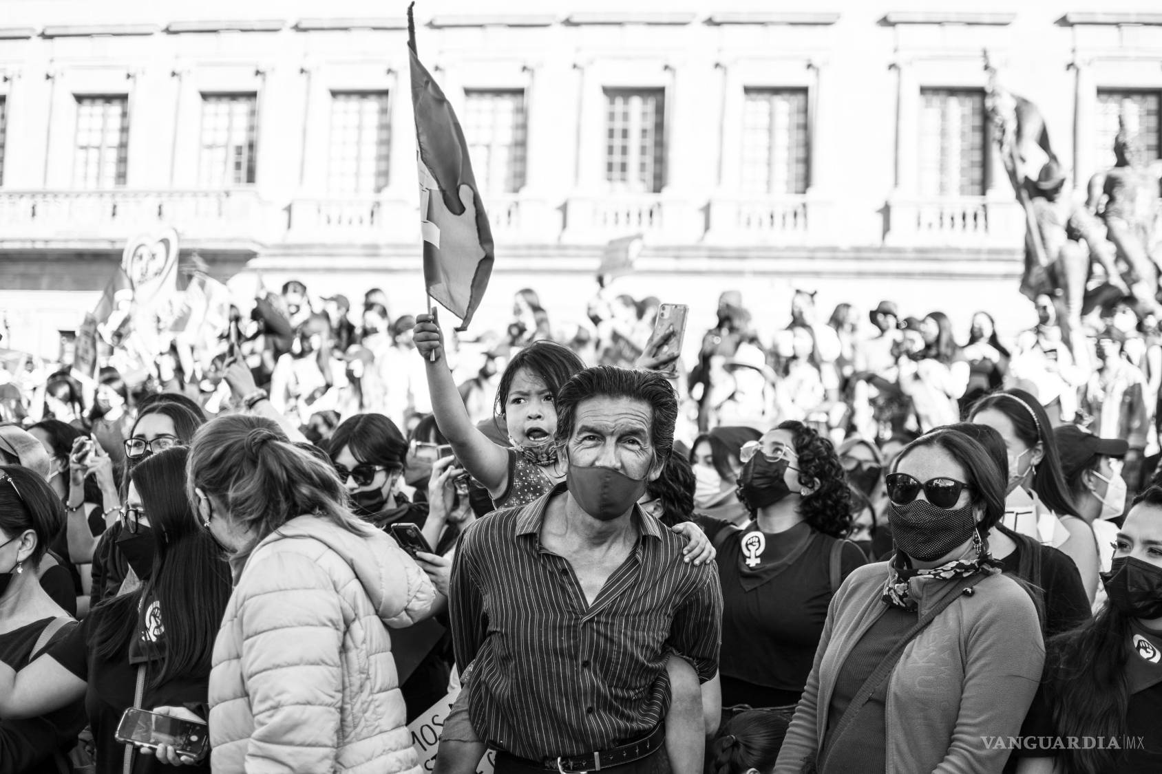 $!Para qué callar, si nací gritando / Criss Poulain