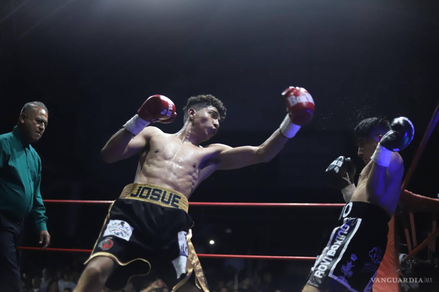 $!Josué lució bien en el ring, pero no fue suficiente para ganarle a su contrincante.
