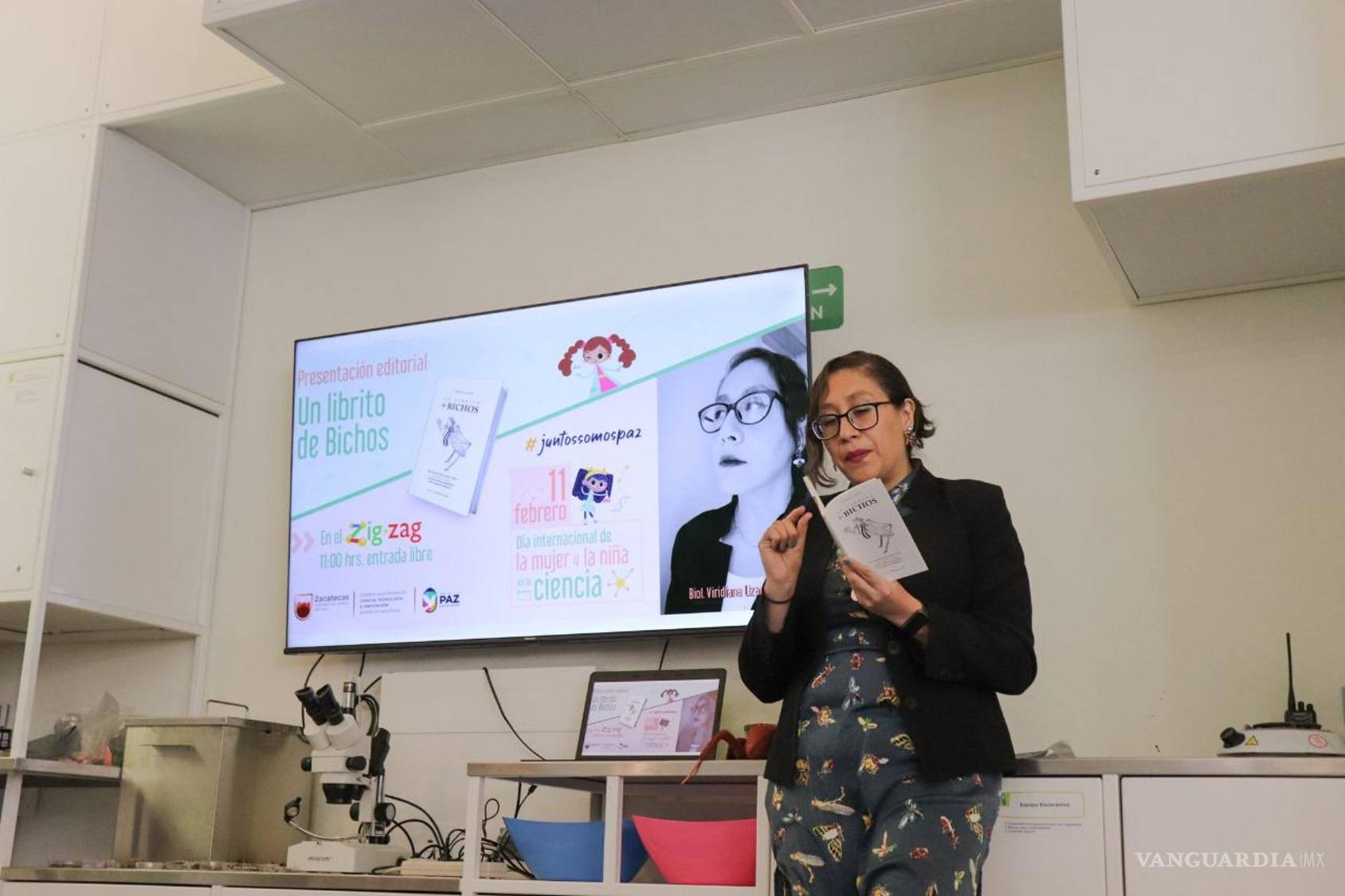 $!Presentan en Los Pinos un libro ilustrado para que los niños descubran la maravilla de los insectos