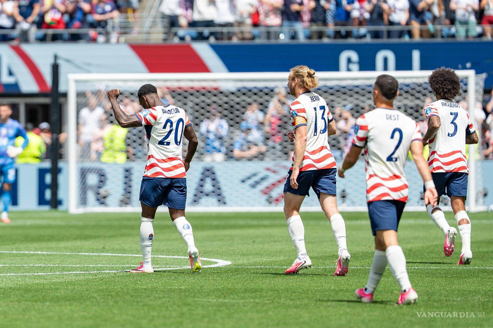 $!La FIFA levantó la suspensión de Folarin Balogun tras una llamada entre Trump e Infantino, lo que provocó acusaciones de parcialidad.