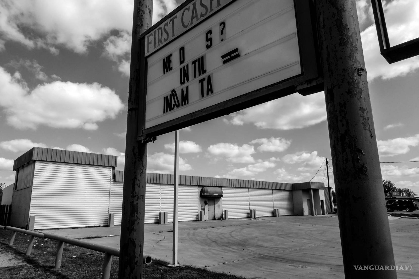 $!Una empresa controlada por el ex tesorero de Coahuila Héctor Javier Villarreal Hernández compró media docena de propiedades comerciales en Brownsville, incluida esta. Los fiscales en San Antonio presentaron una demanda para decomisarlo en 2012. Después de que Villarreal Hernández se declarara culpable, su compañía lo vendió a un tercero, según muestran los registros de escrituras.