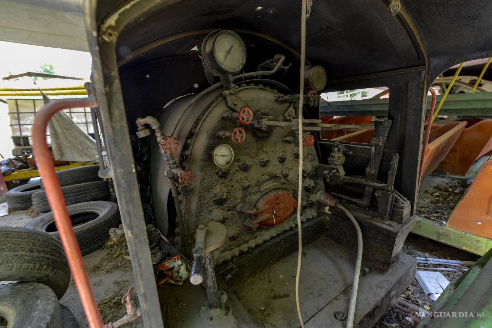 $!A pesar de la llegada de una nueva locomotora y vagones en 2018, la falta de presupuesto ha dejado las vías de la Ciudad Deportiva sin rehabilitar.