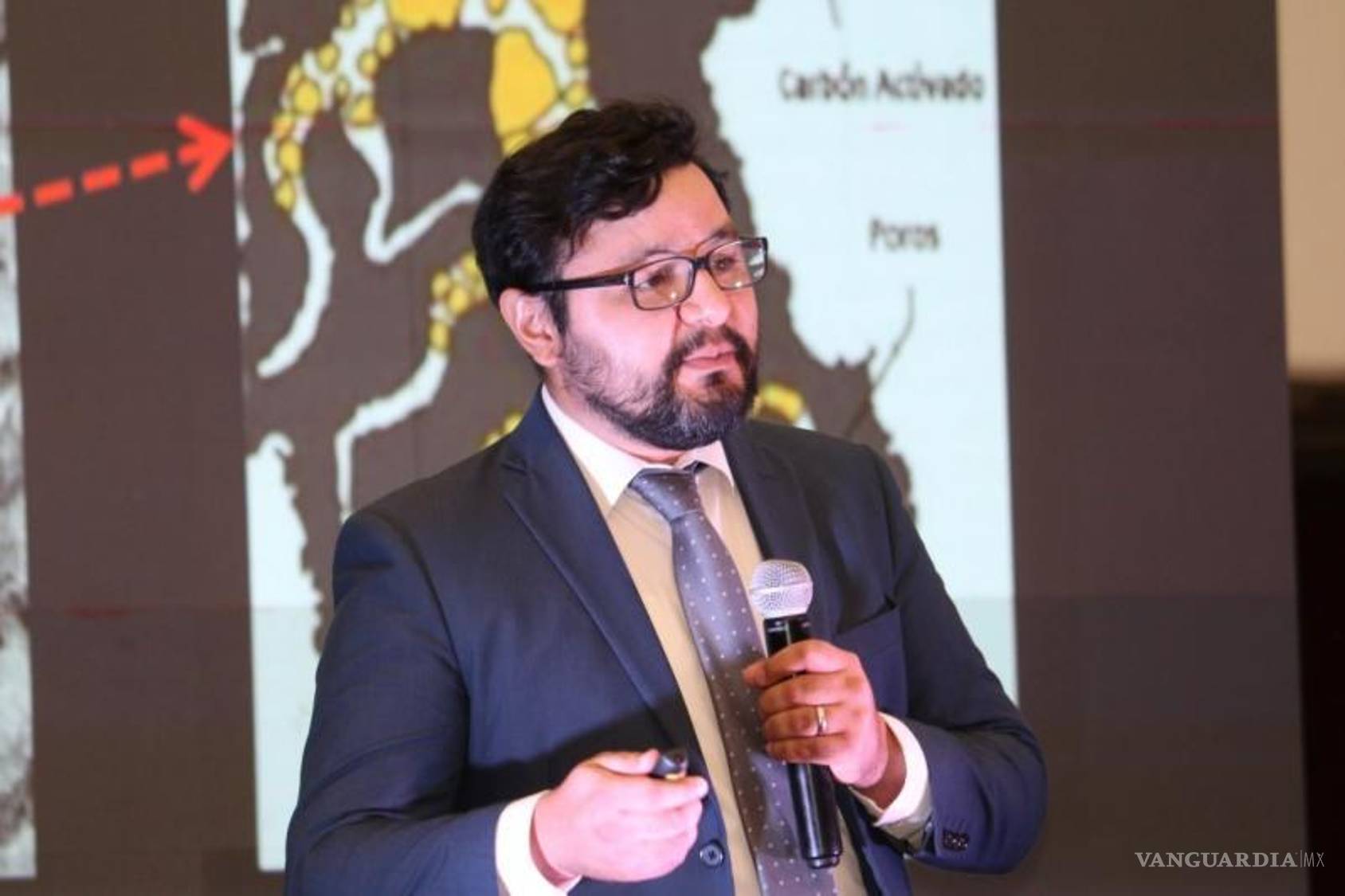 $!El M.C. Rodrigo Martínez Peñuruñi dijo que a través de la modelación experimental podría pasarse a la escala en laboratorio y después en planta piloto.