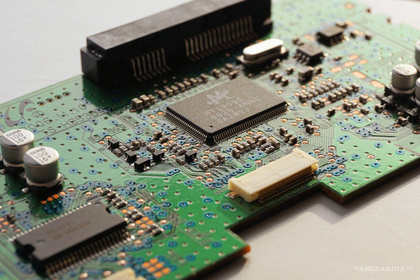 $!La regulación de chips busca frenar el avance ciberbélico sin afectar al mercado.