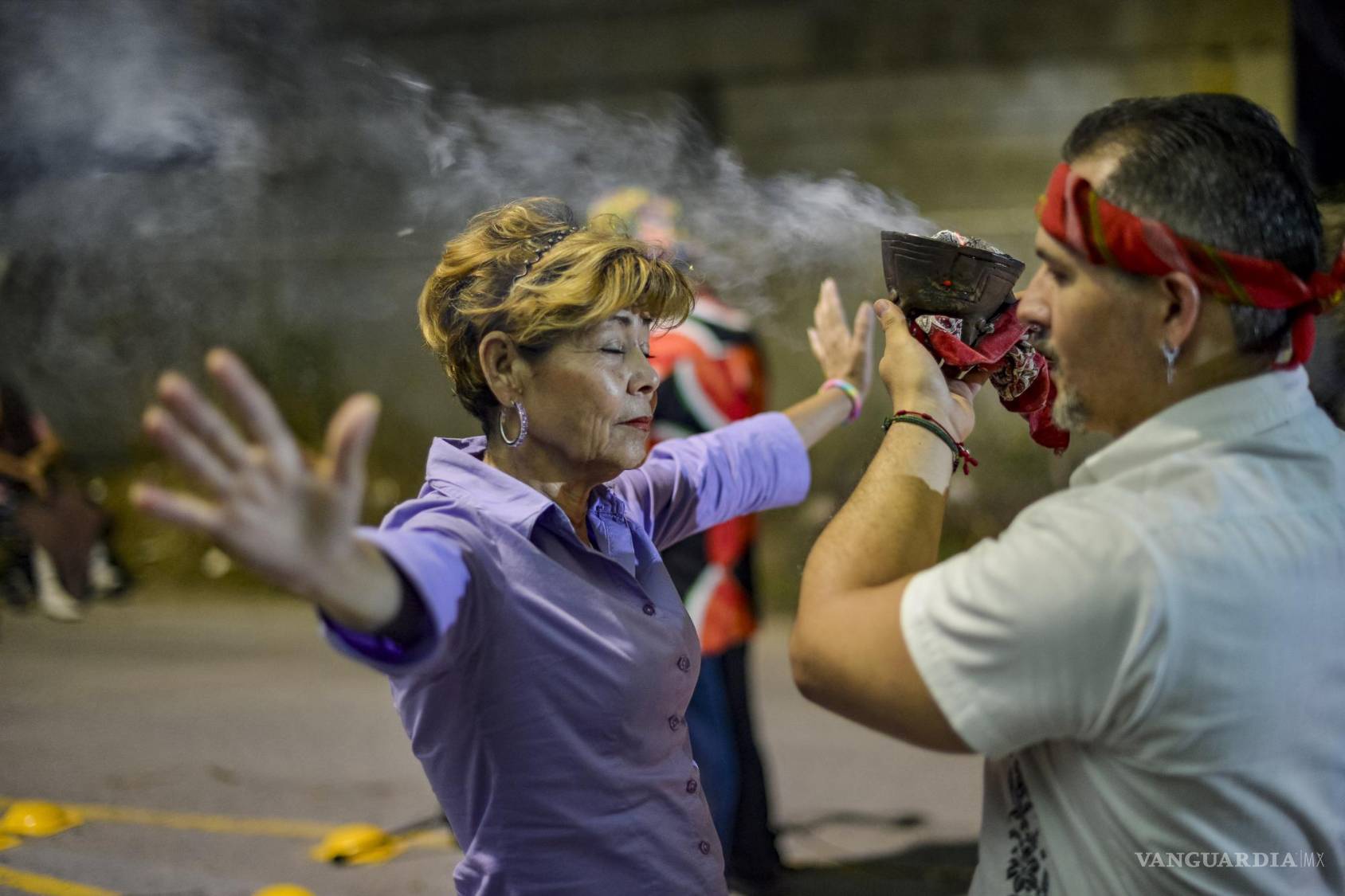 $!Ceremonia prehispánica realizada por Alberto Velázquez para honrar al árbol.