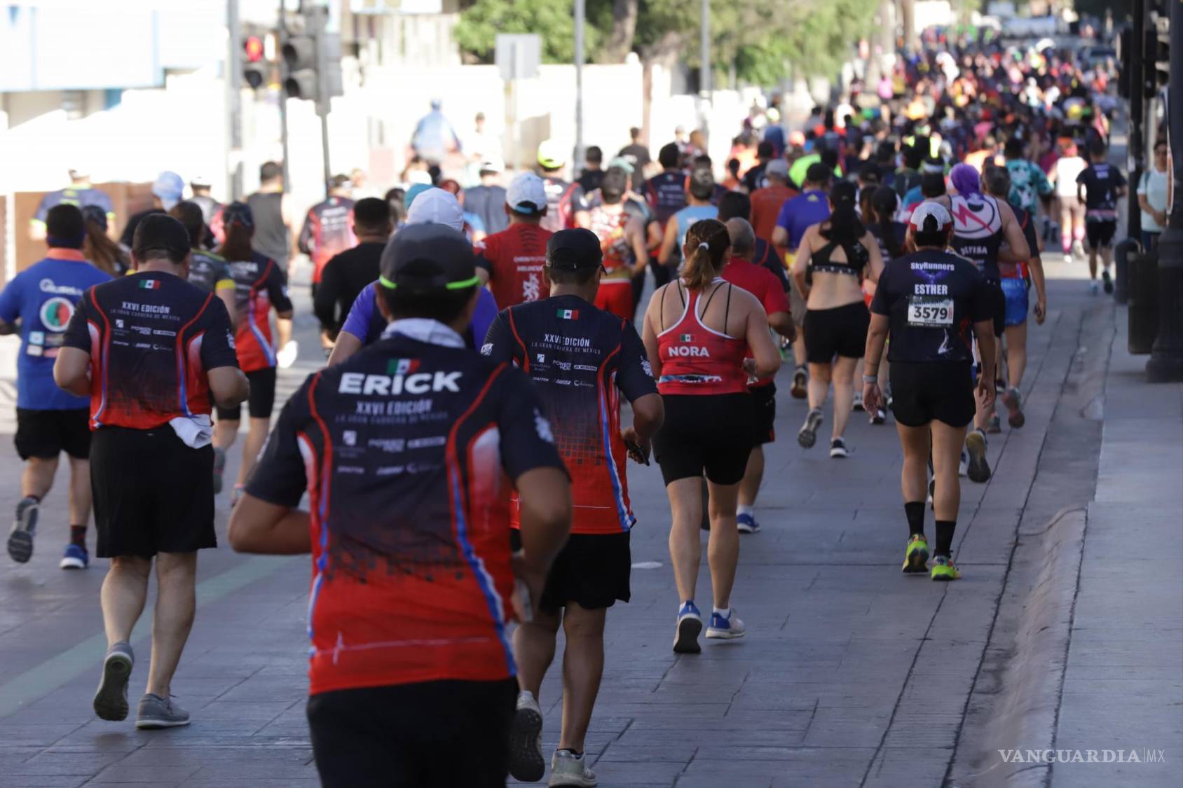 $!Aunque se esperaba la participación de 10 mil atletas, debido a que se agotaron las inscripciones, la cifra fue casi de la mitad.