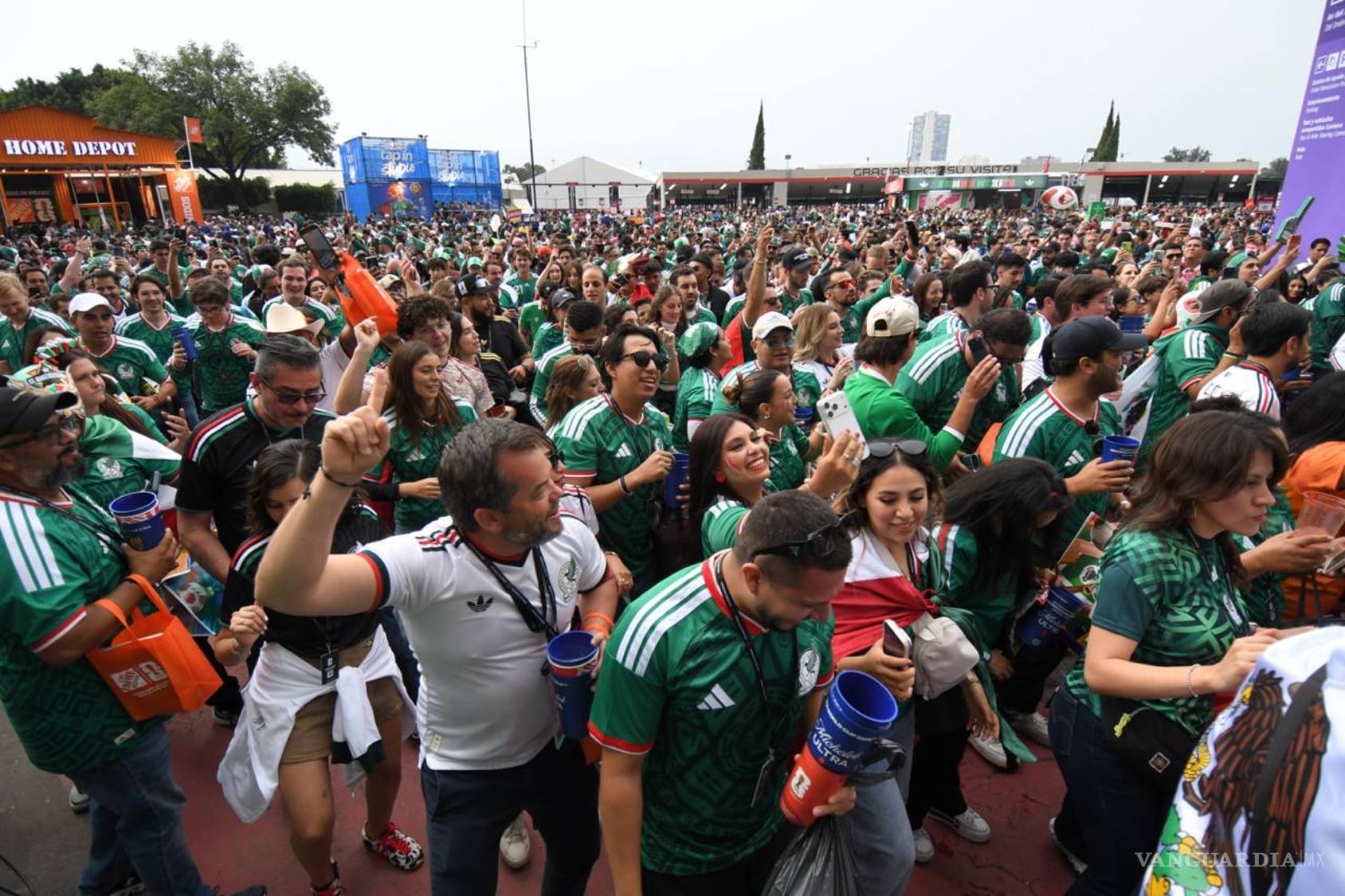 $!La eliminación del ascenso y descenso, el desarrollo de jugadores y el papel de la FMF fueron algunos de los temas que los aficionados señalaron como pendientes del futbol mexicano.