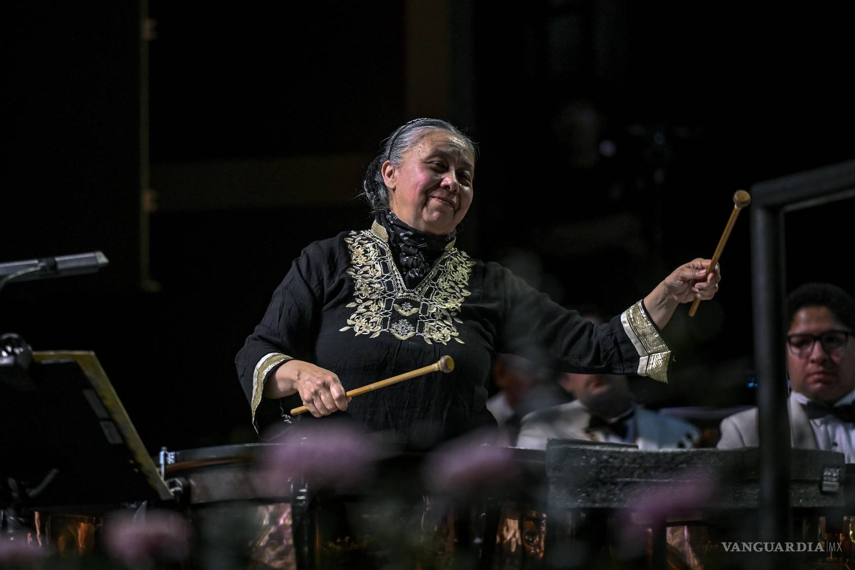 $!Las percusiones y la música de una mujer protagonizan memorable concierto en el Teatro de la Ciudad