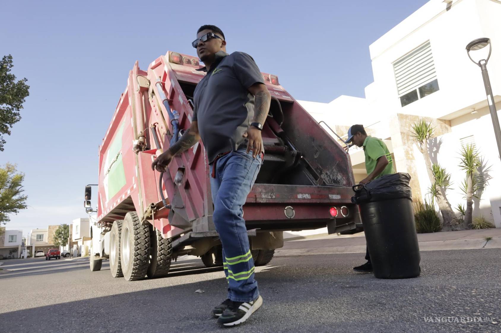 $!Los niños ven a los recolectores como héroes del planeta.