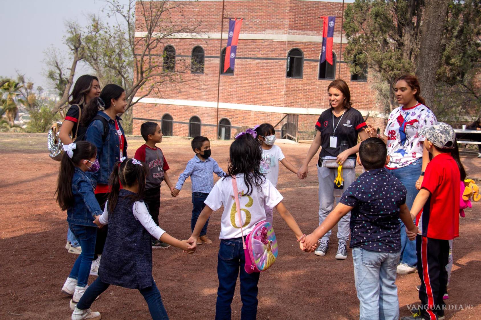 $!El programa Aulas Alebrijes es una iniciativa del Distrito Carolina para los alumnos de las escuelas públicas vecinas a la Universidad Carolina.