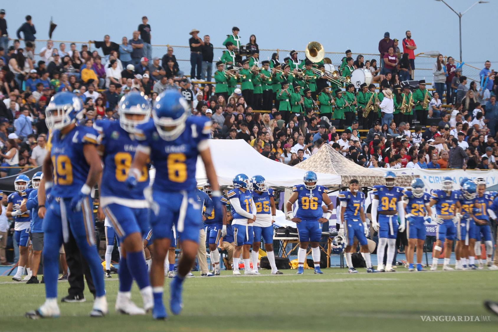 $!Gran ambiente se vivió desde el tailgate previo al inicio del encuentro.