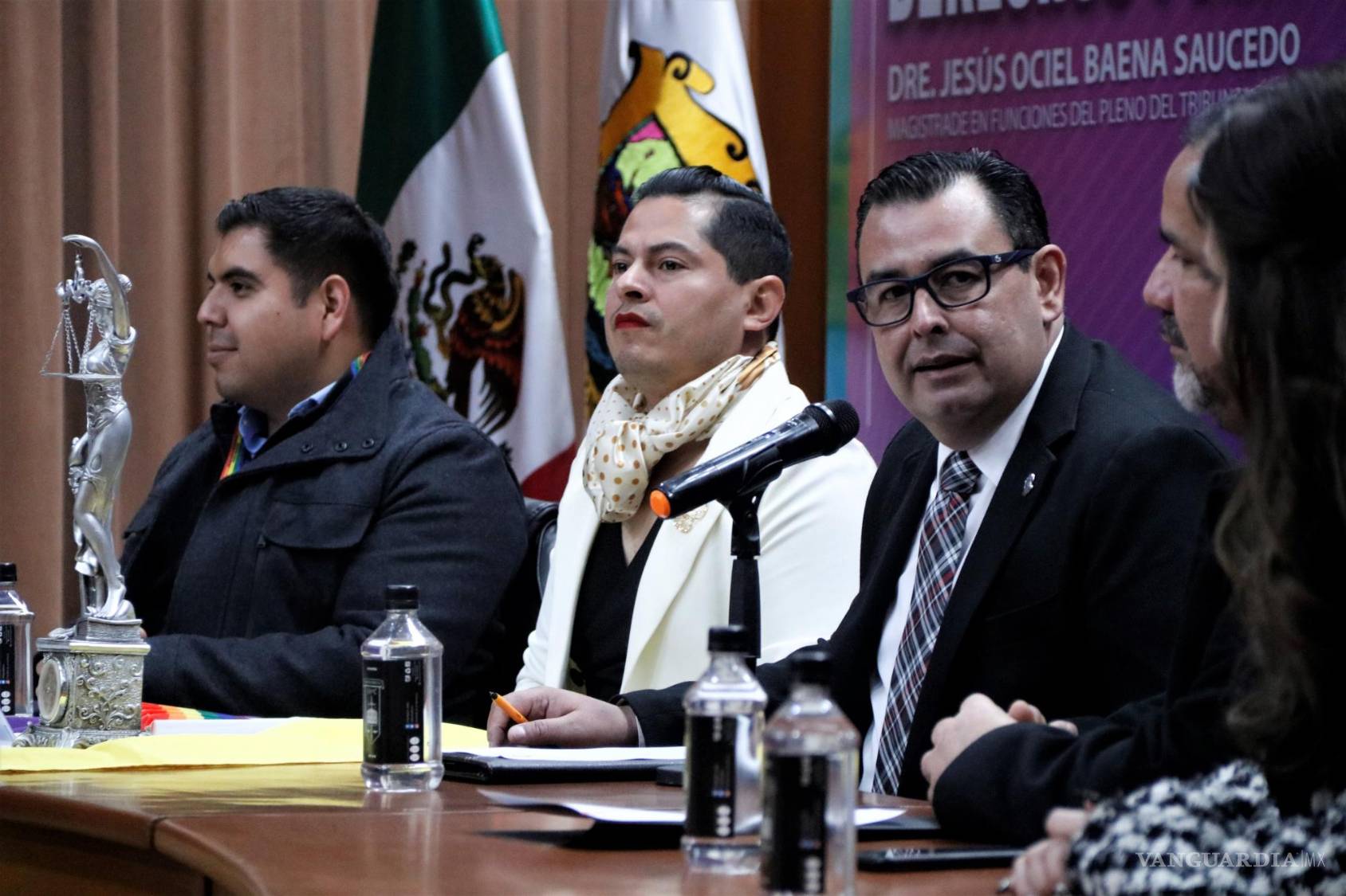 $!“Necesitamos que nos respeten nuestros derechos fundamentales, pero estos reconocimientos se dan a cuenta gotas y a merced de las coyunturas partidistas”, aseguró.