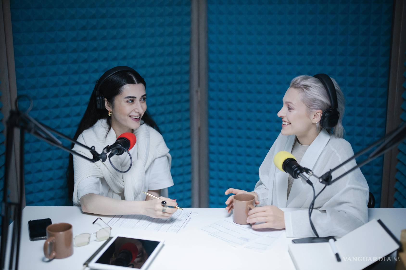 $!Boom de los podcast creó el negocio del alquiler de estudios equipados para que cualquier usuario pueda crear el suyo siendo similar al de los creadores de élite.
