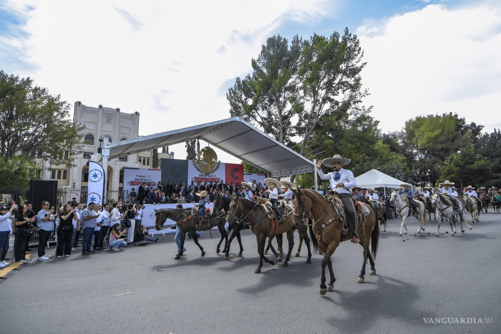 $!Desfile conmemorativo del aniversario del inicio de la Independencia de México.