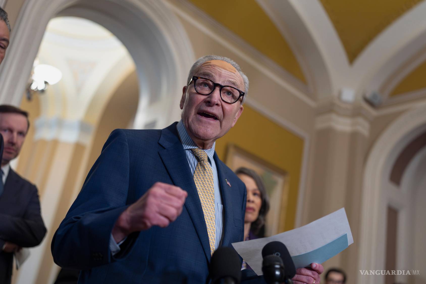 $!El líder demócrata en el Senado, Chuck Schumer, habla sobre el fallo de la Corte Suprema que anuló un distrito congresional de mayoría negra en Luisiana