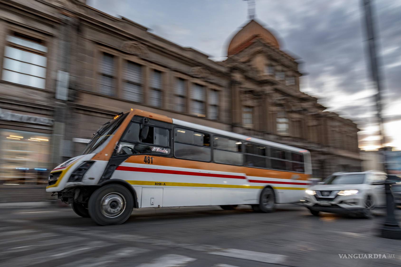 $!La falta de estacionamiento en el Centro histórico sigue siendo una queja recurrente entre artistas y asistentes a eventos.
