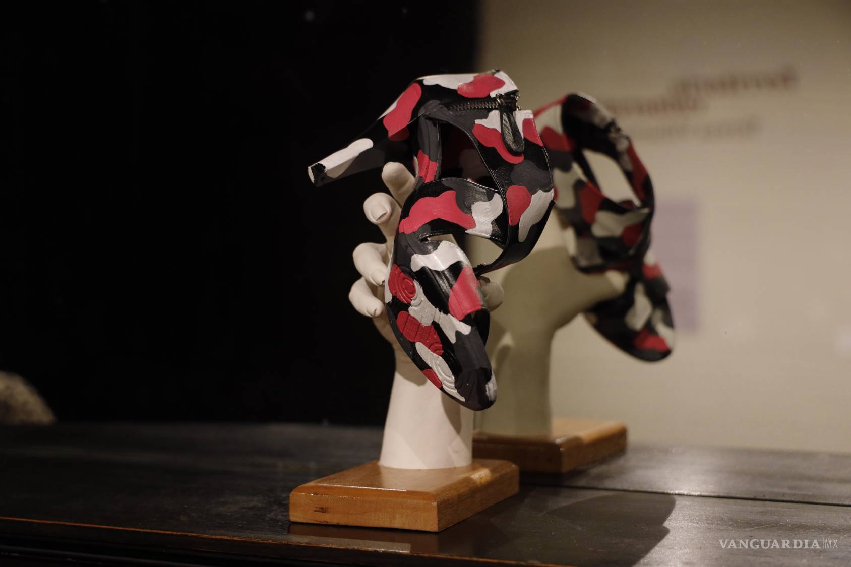 $!Exposición ‘Abrir la brecha’, un diálogo entre mujeres artistas de diferentes generaciones de Saltillo