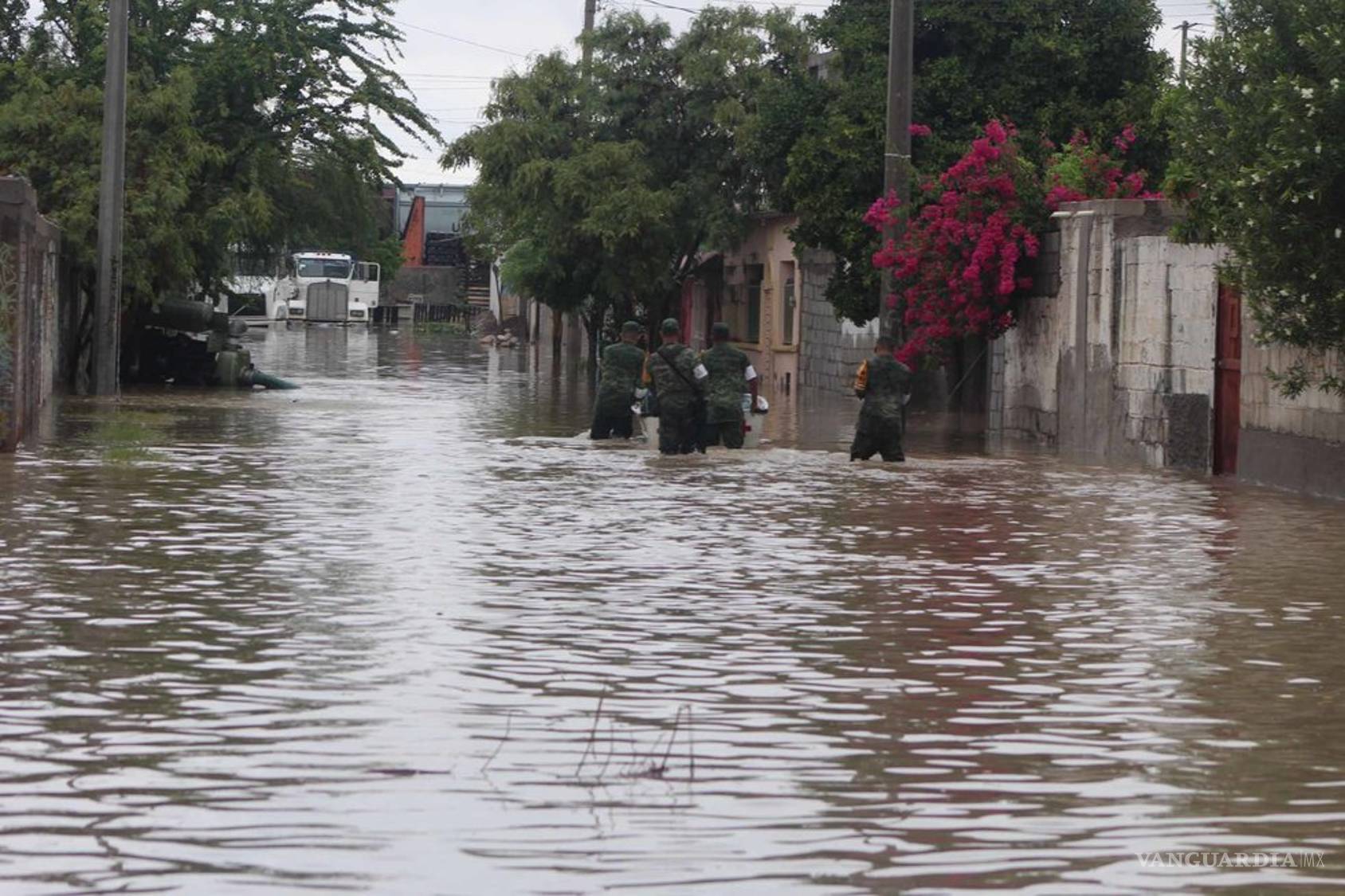 $!‘Ahogan’ lluvias a Torreón; suspende SEP clases en la Región Laguna