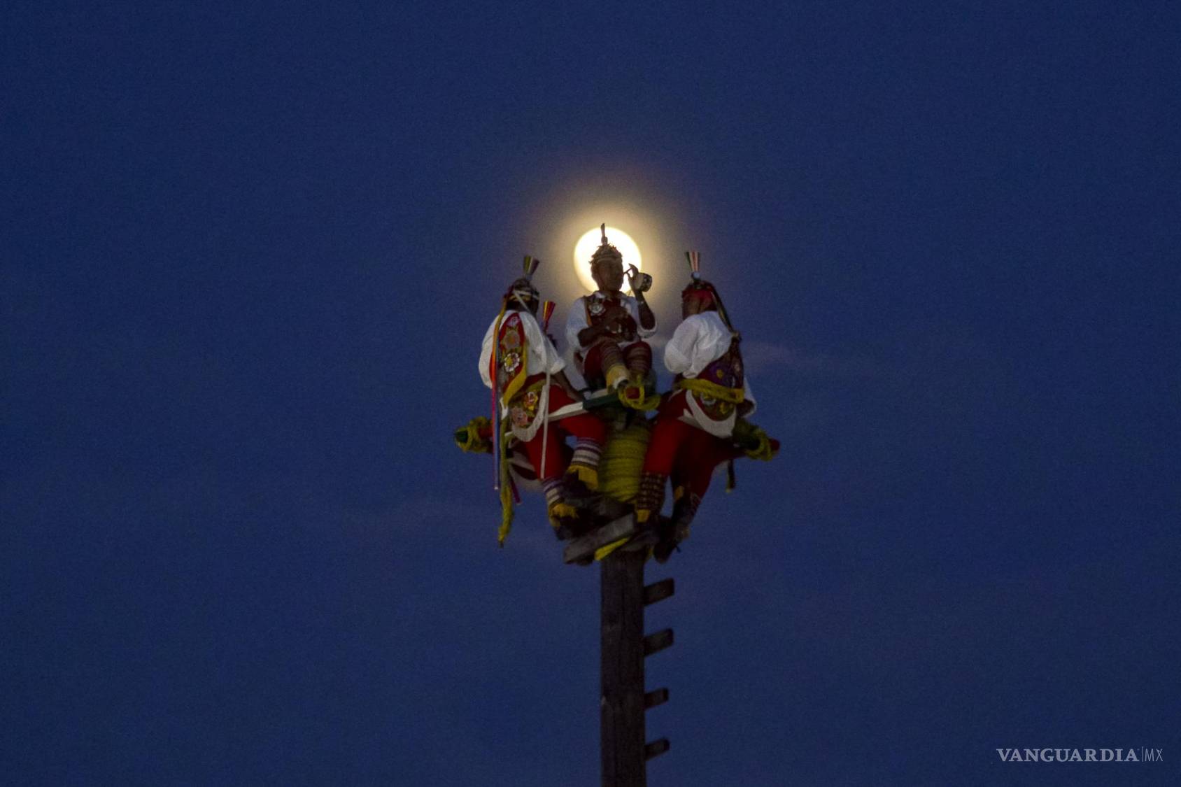 $!Los Voladores de Papantla son uno de los principales atractivos.