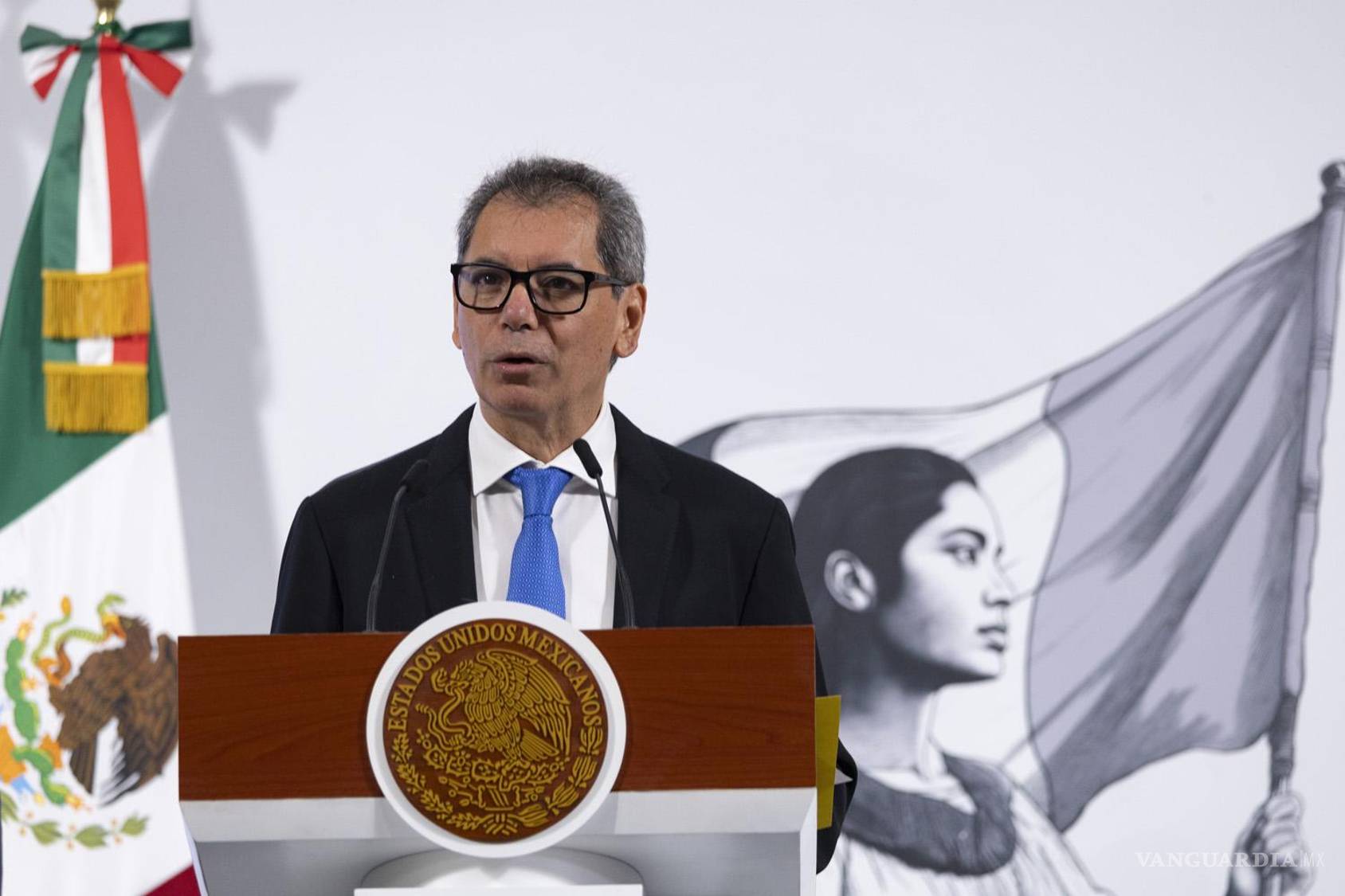 $!El coahuilense Edgar Amador Zamora, titular de Hacienda, explicó el pasado viernes que se intervino en las tres instituciones financieras para evitar un riesgo sistémico.