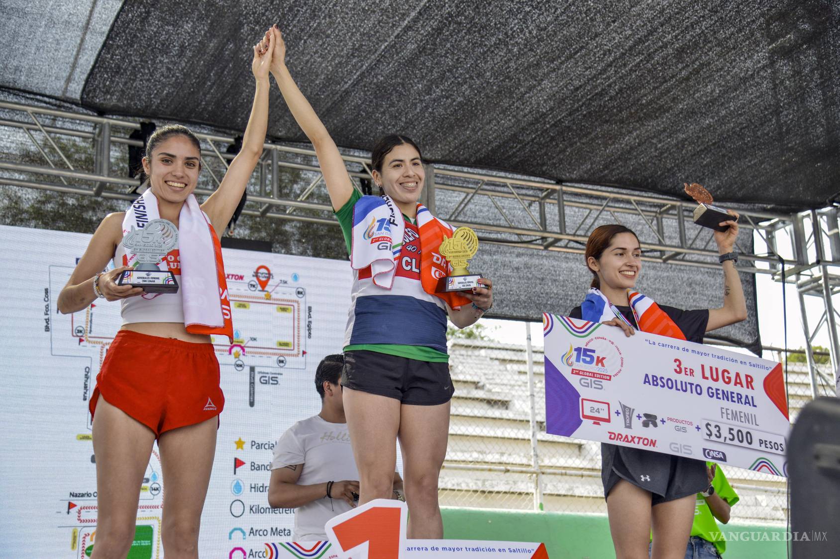 $!Fernanda Solís Bazaldúa fue la ganadora absoluta en la categoría femenil general y también como mejor corredora local.
