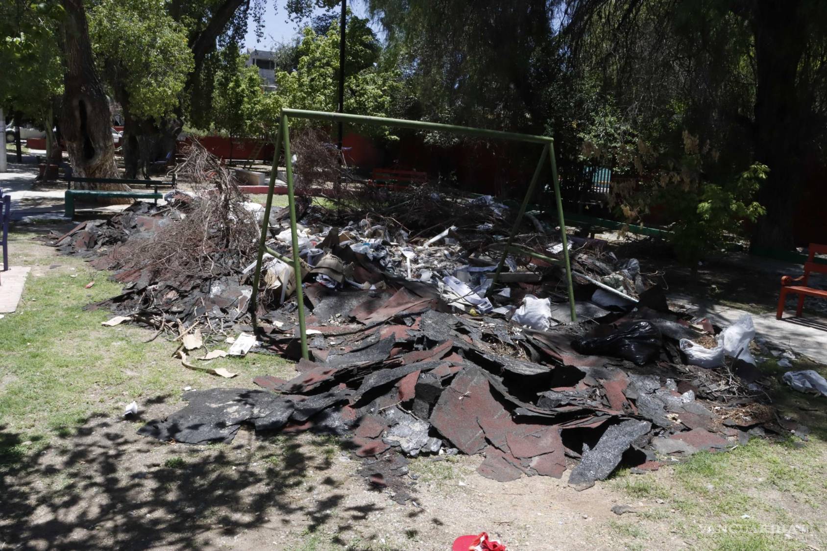 $!Vecinos reportan incidentes de robos y actos delictivos en los rincones oscuros, contribuyendo a una sensación generalizada de inseguridad entre los residentes.