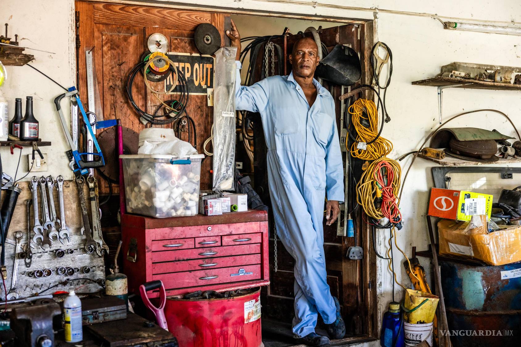 $!Livingstone Williams, mecánico local y propietario de un terreno objetivo del proyecto Destiny en la isla de Nevis.