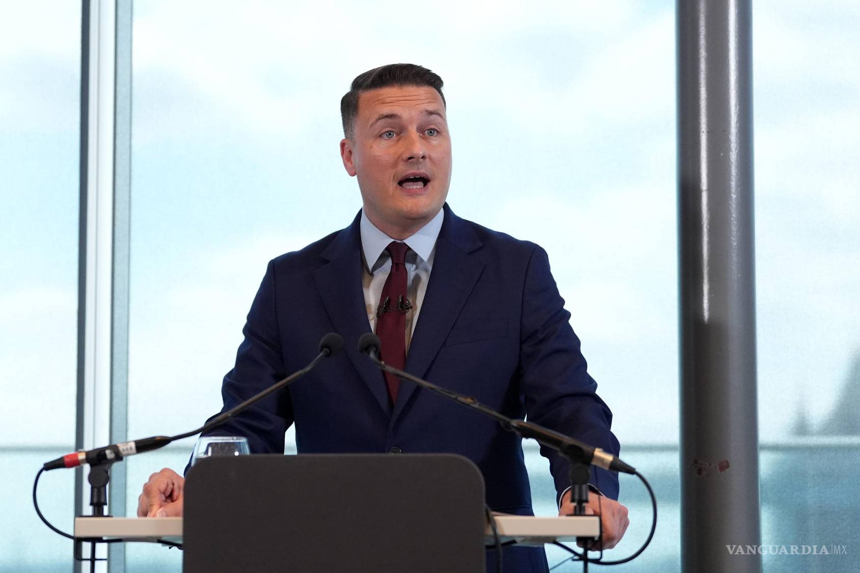 $!El candidato a líder del Partido Laborista británico, Wes Streeting, pronuncia un discurso en el centro de Londres el martes 16 de junio de 2026.