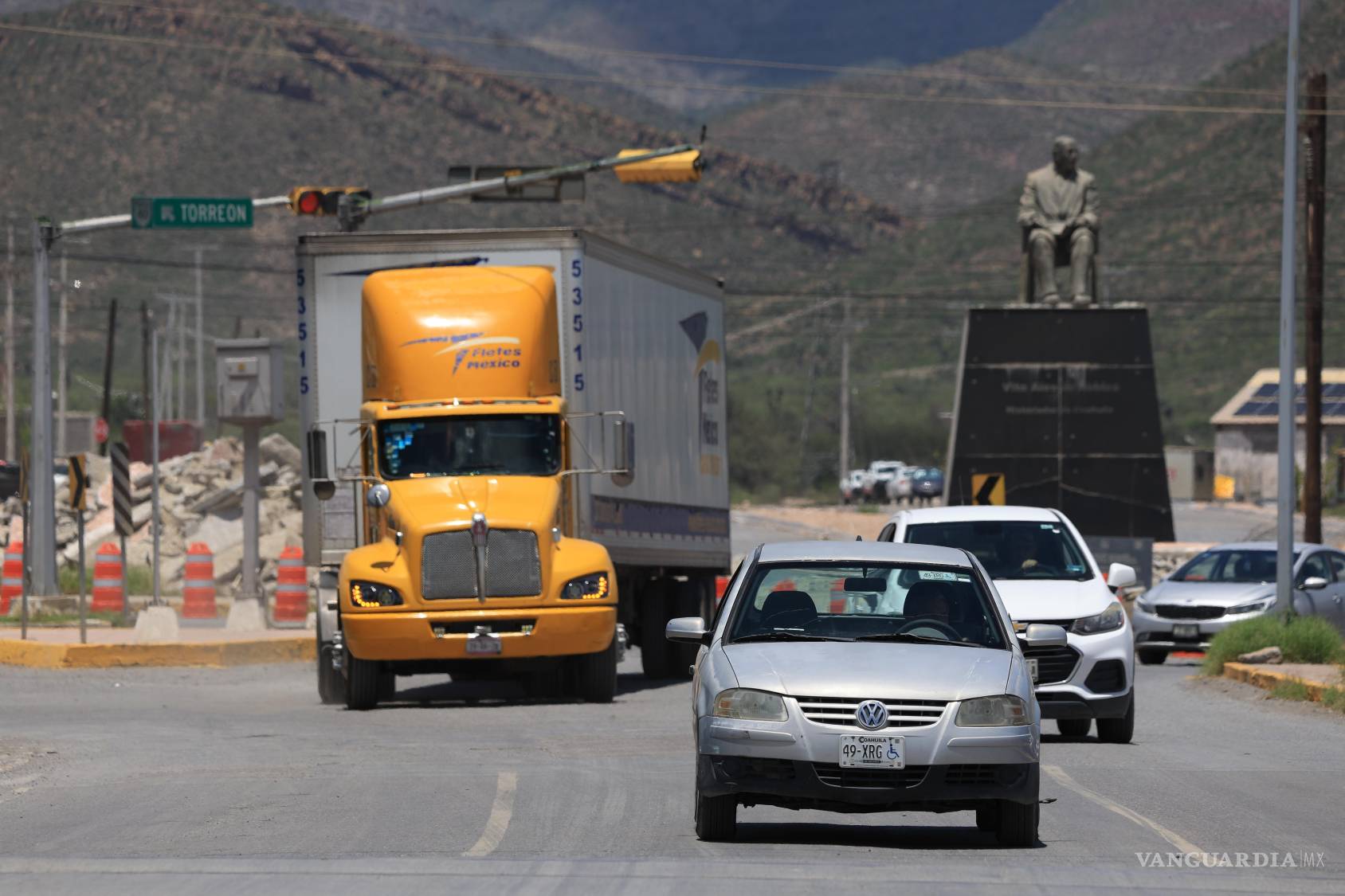 $!Autoridades indicaron que la pieza será colocada en una isleta del camellón central, aunque especialistas cuestionan la idoneidad del sitio.