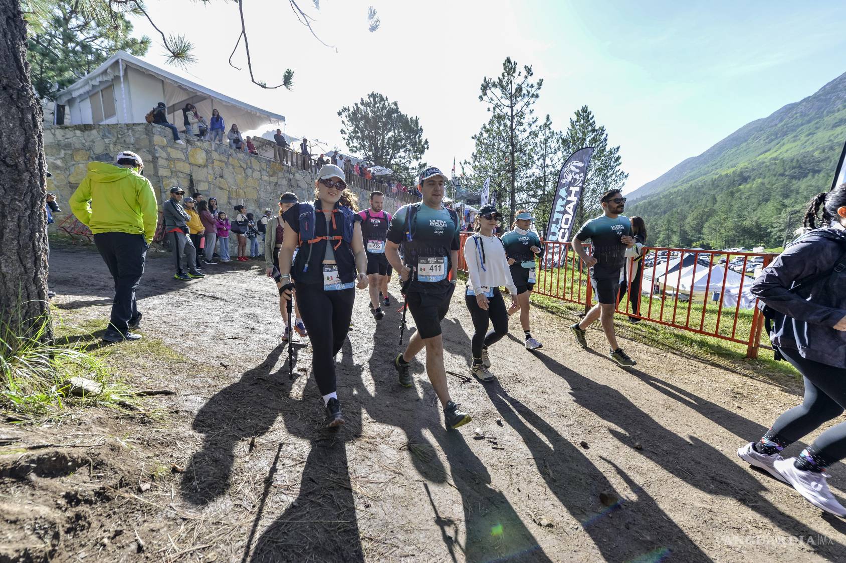$!La carrera se vive de día y de noche: abastecimientos activos 24 horas y una logística de 300 voluntarios.