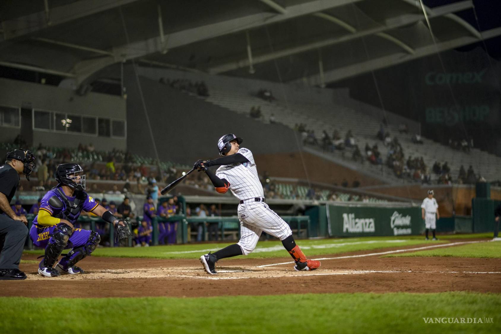 $!Los Saraperos de Saltillo vencieron a los Dorados de Chihuahua para adjudicarse la serie desde el Madero.
