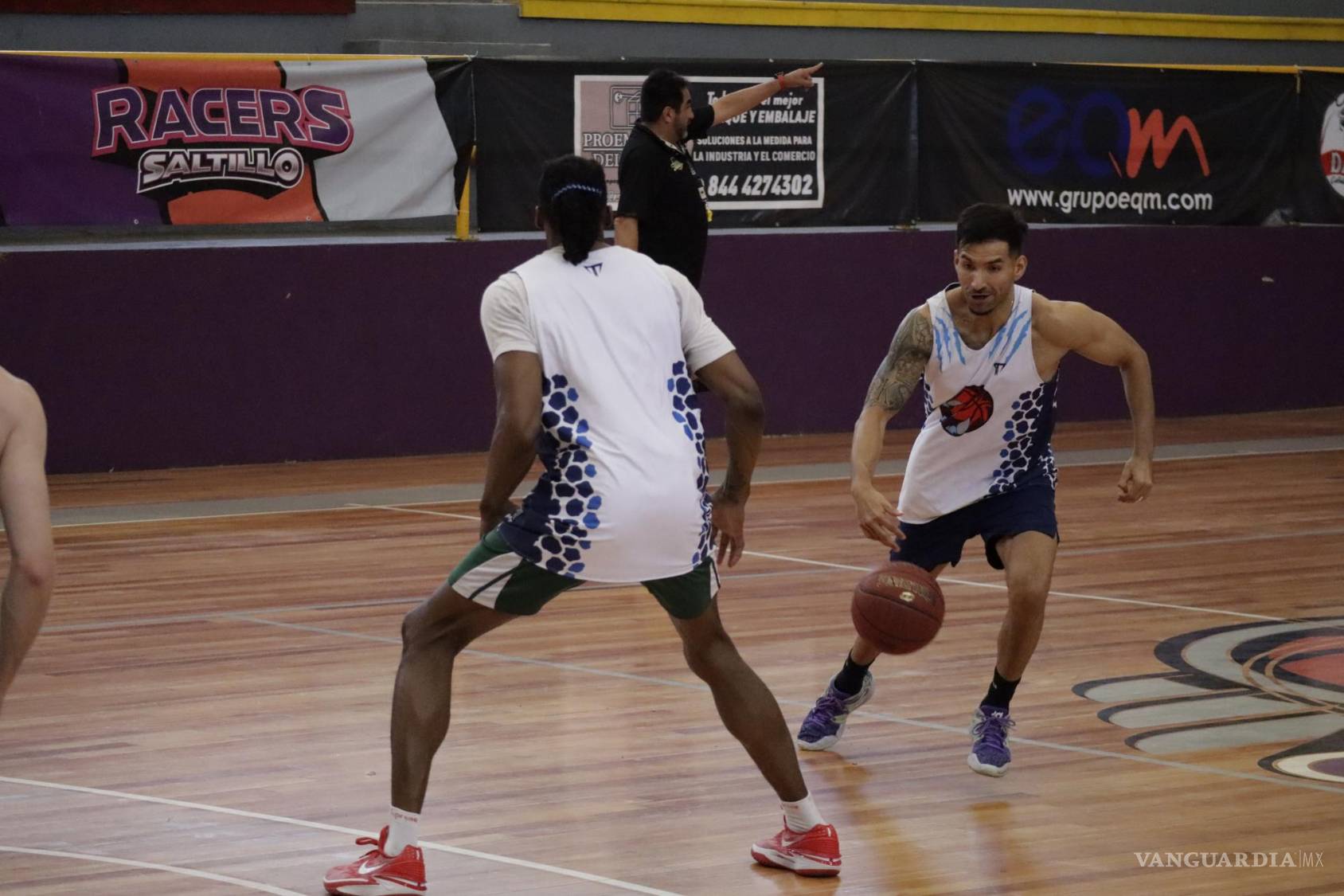 $!Los saltillenses se están acoplando a los nuevos integrantes del equipo.