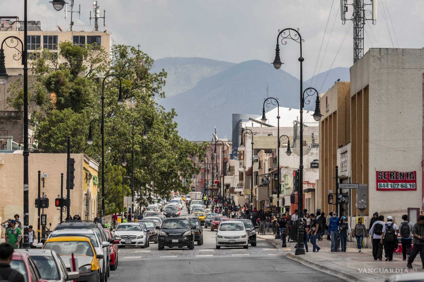 $!Vista de poniente a oriente de la calle céntrica.