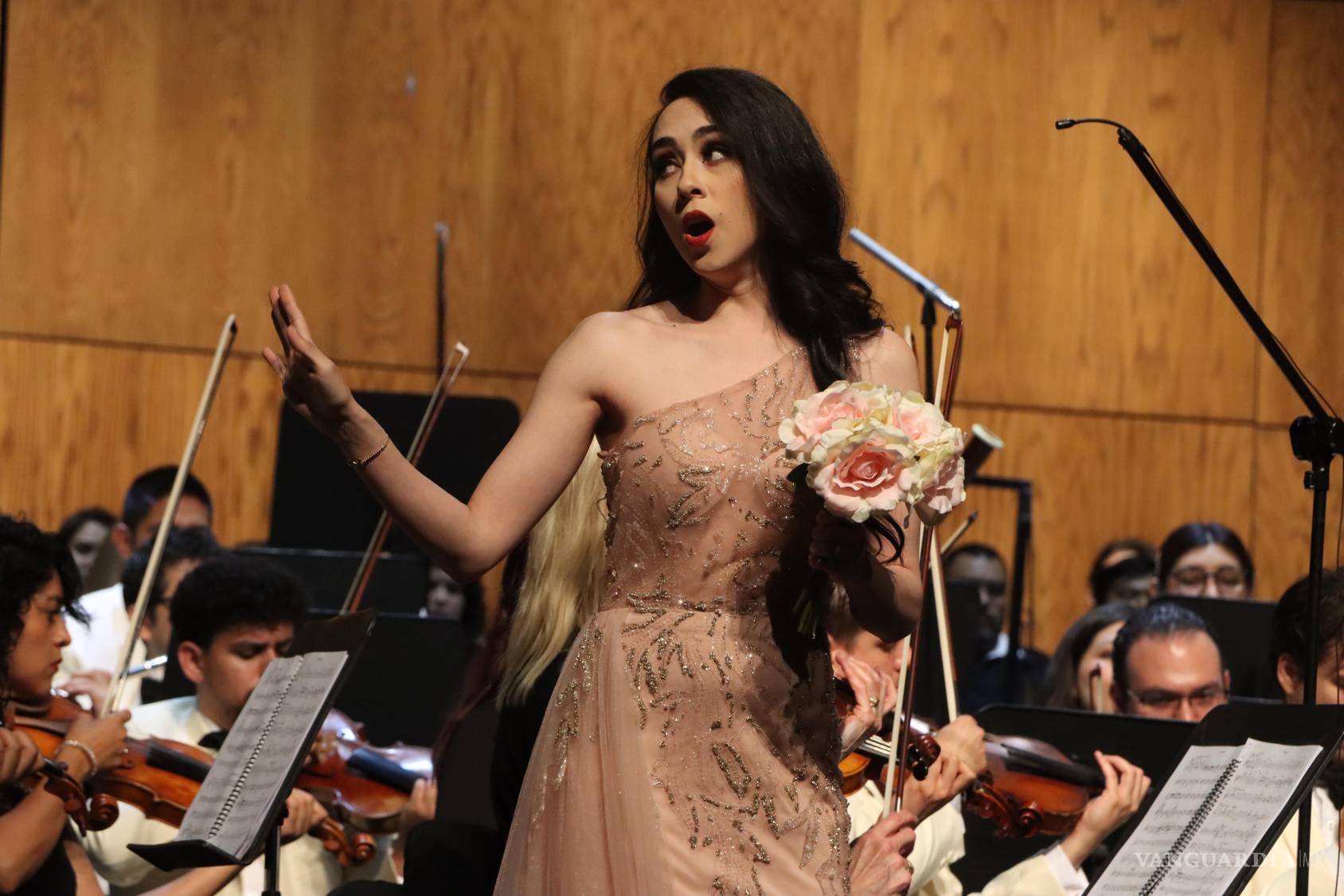 $!Gracias a la pantalla con traducción simultánea, la mayoría pudo seguir la historia sin mayor problema.