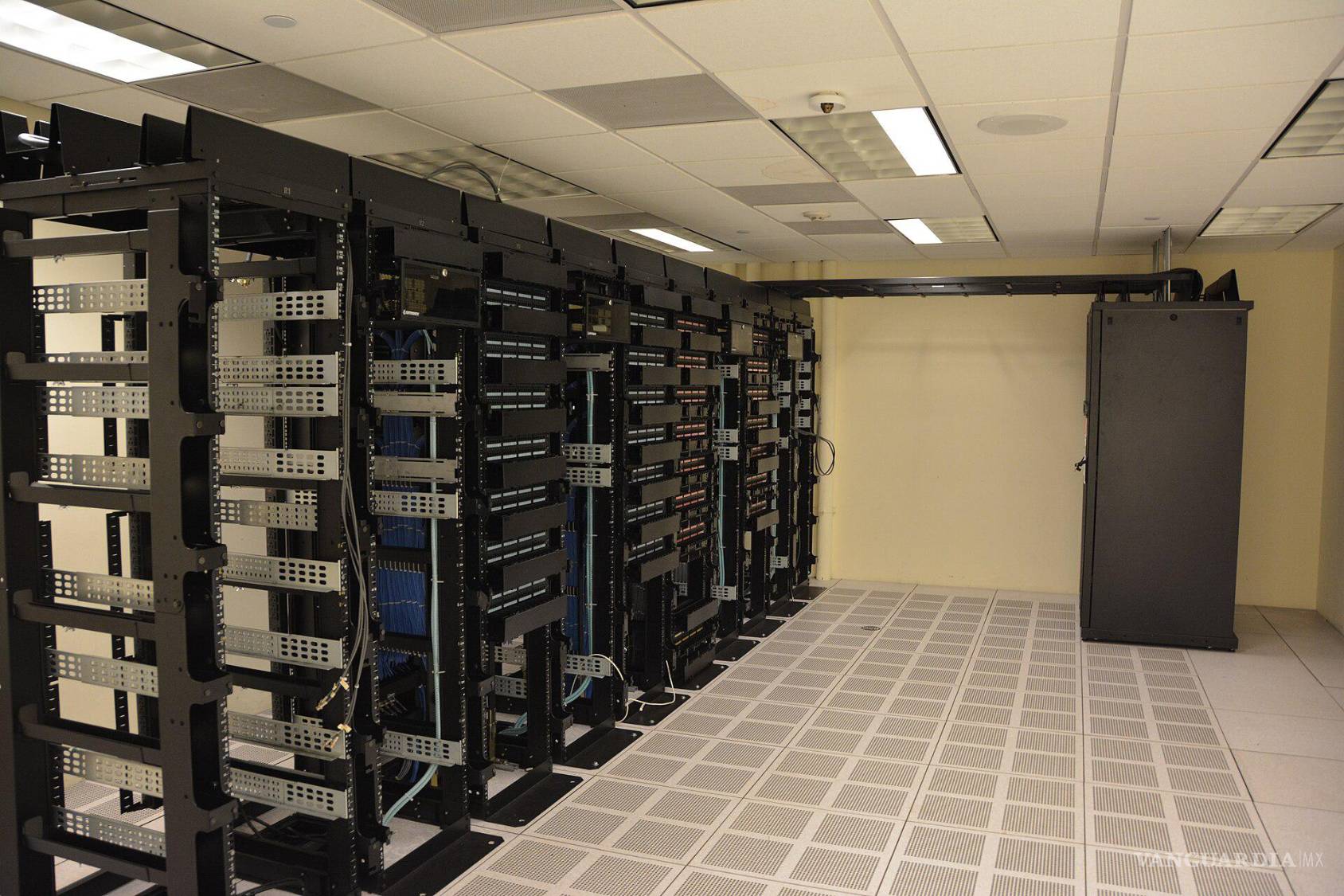 $!Los sistemas informáticos y las comunicaciones figuran entre las infraestructuras que podrían verse afectadas por una sobrecarga electromagnética.