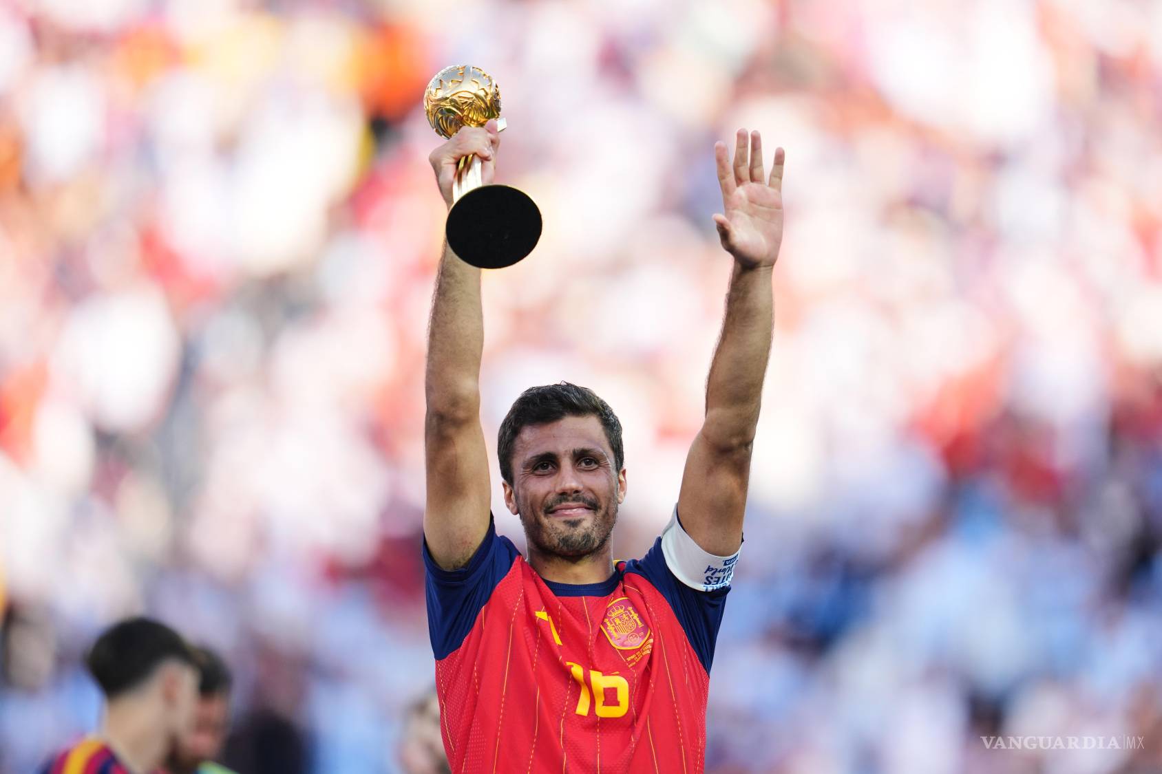 $!Rodri controló el mediocampo de España durante toda la competencia y coronó su liderazgo con el Balón de Oro del Mundial.