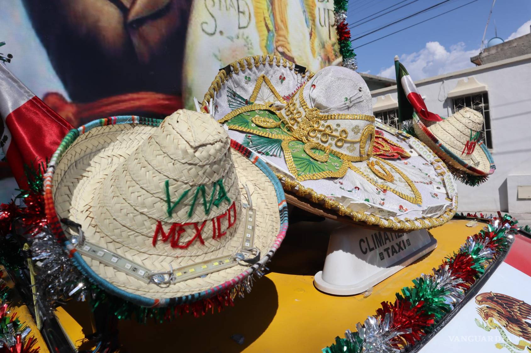 $!El taxista envió un mensaje de ánimo para los ruleteros, invitándolos a sumarse a la iniciativa de llevar alegría a las calles.