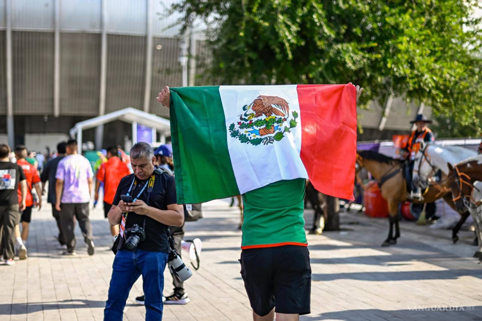 $!Familias, parejas y grupos de amigos aprovecharon boletos obtenidos en el sorteo de la FIFA para vivir la experiencia de la Copa del Mundo.