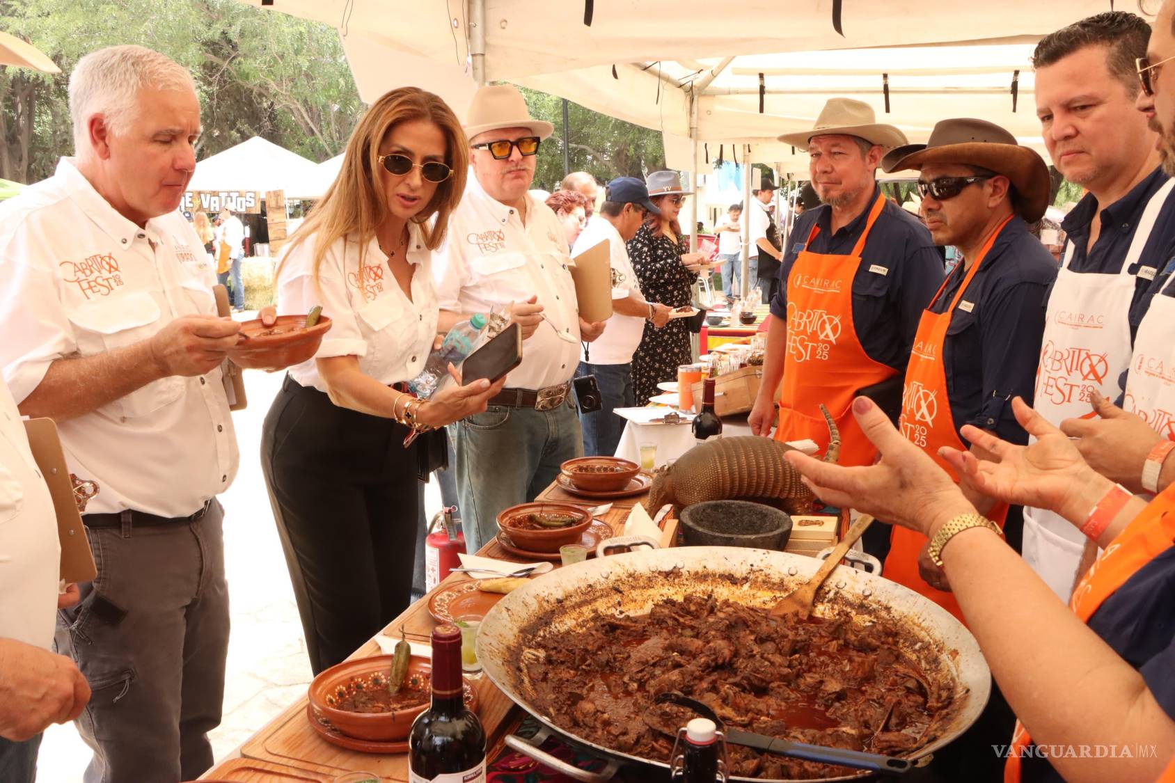 $!Fuego, tradición y sazón: así se vive el concurso de cabrito más esperado de Saltillo.