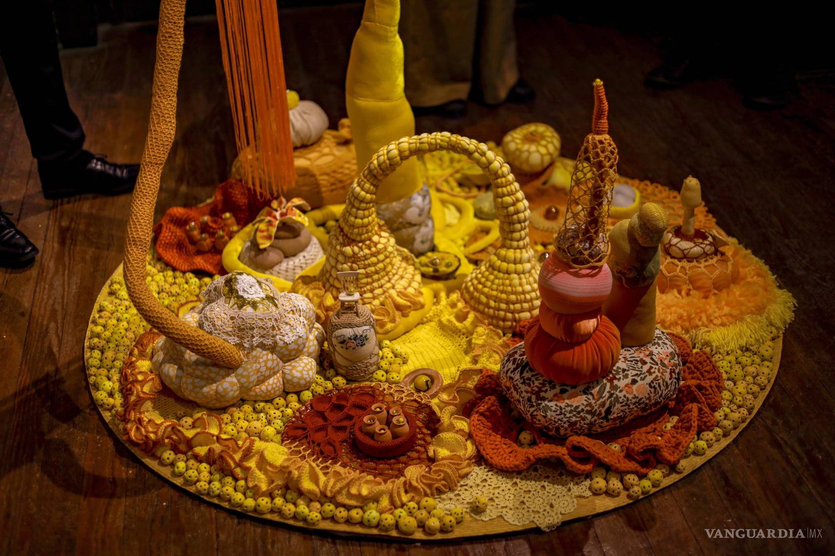 $!Vestidos que cuentan historias, paisajes textiles y consignas tejidas se unen en exposición de Casa Purcell en Saltillo