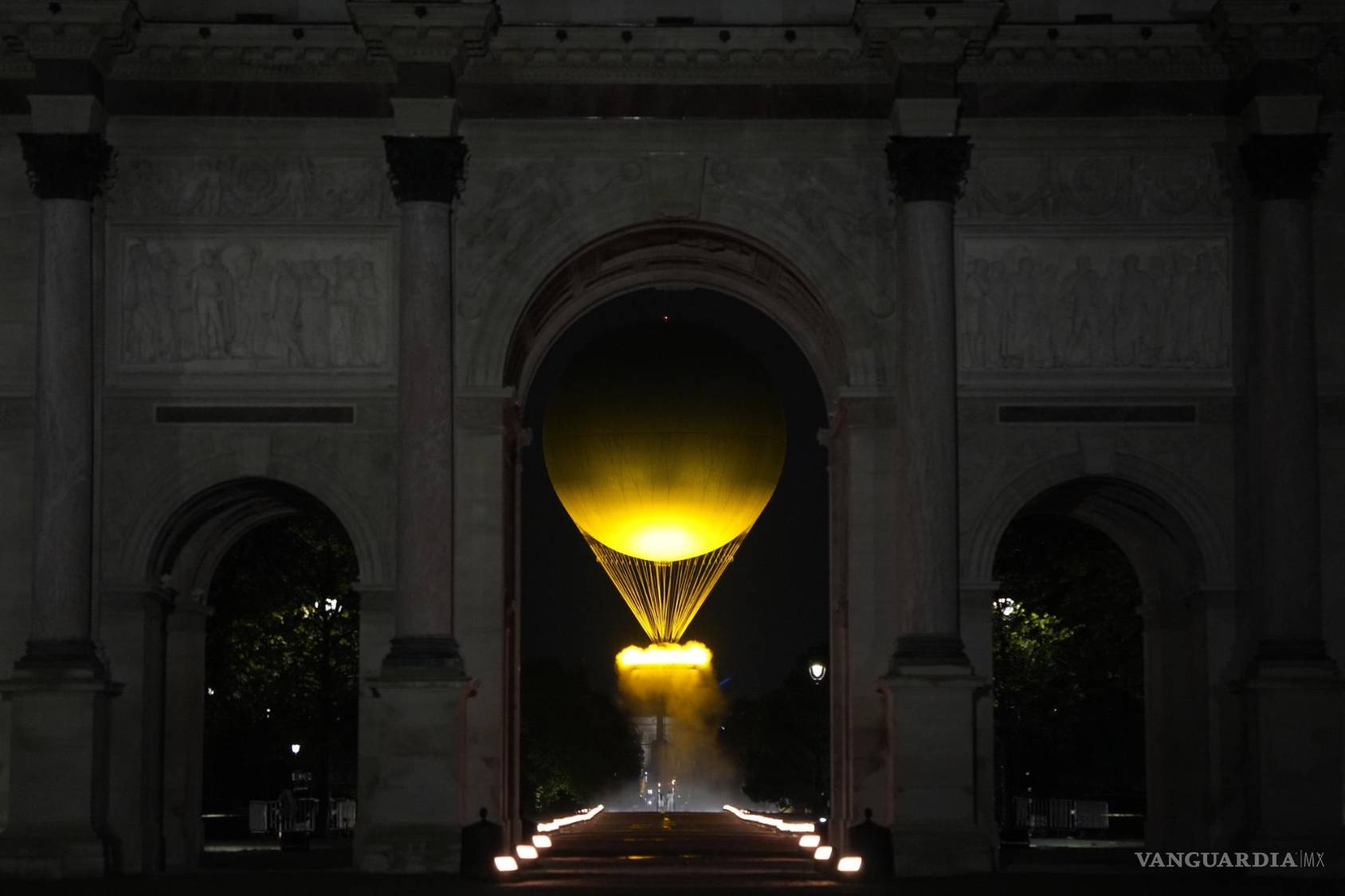 $!El pebetero desde un globo es un hecho histórico que no se había presentado previamente en unos Juegos Olímpicos.