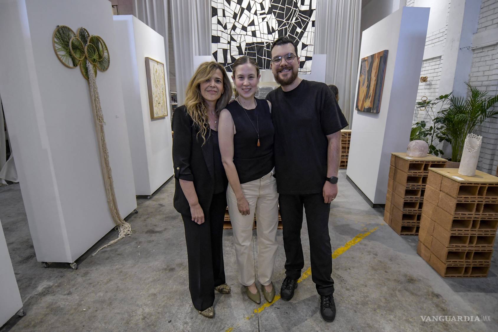 $!Carlota Torres, Mariela Gutiérrez y Daniel Chaparro, socios de Sala Coca.