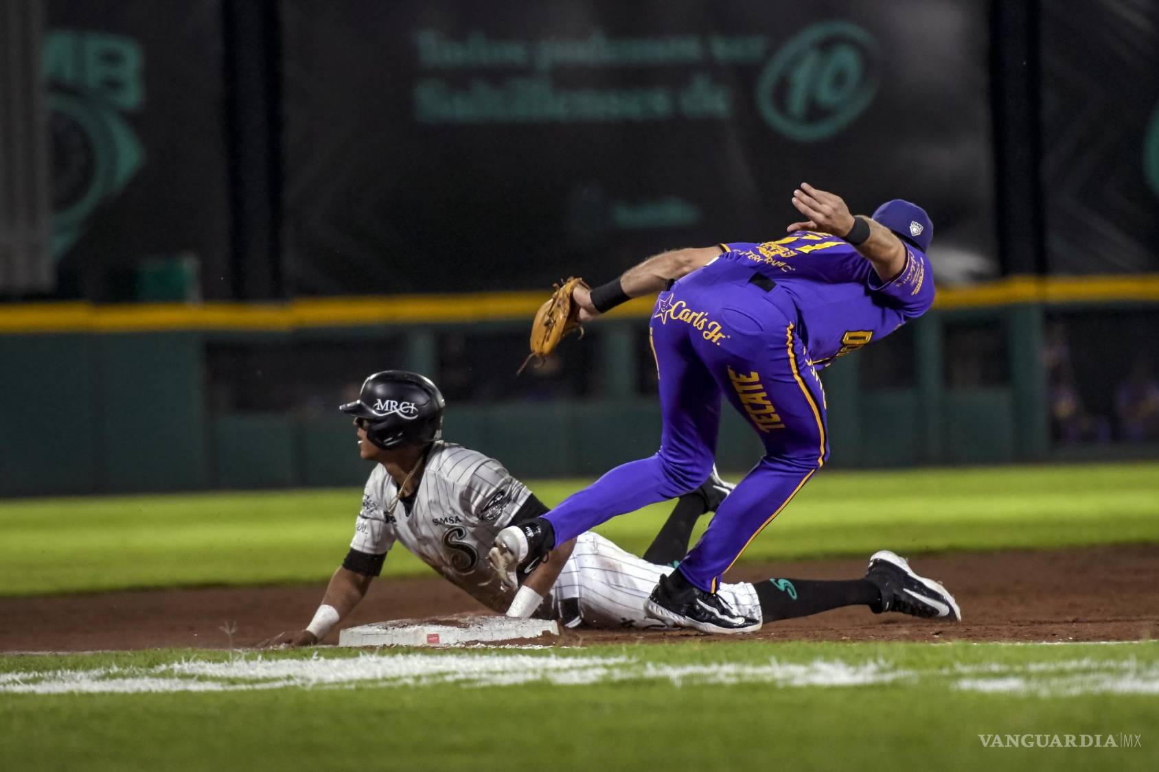 $!Los Saraperos de Saltillo vencieron a los Dorados de Chihuahua para adjudicarse la serie desde el Madero.