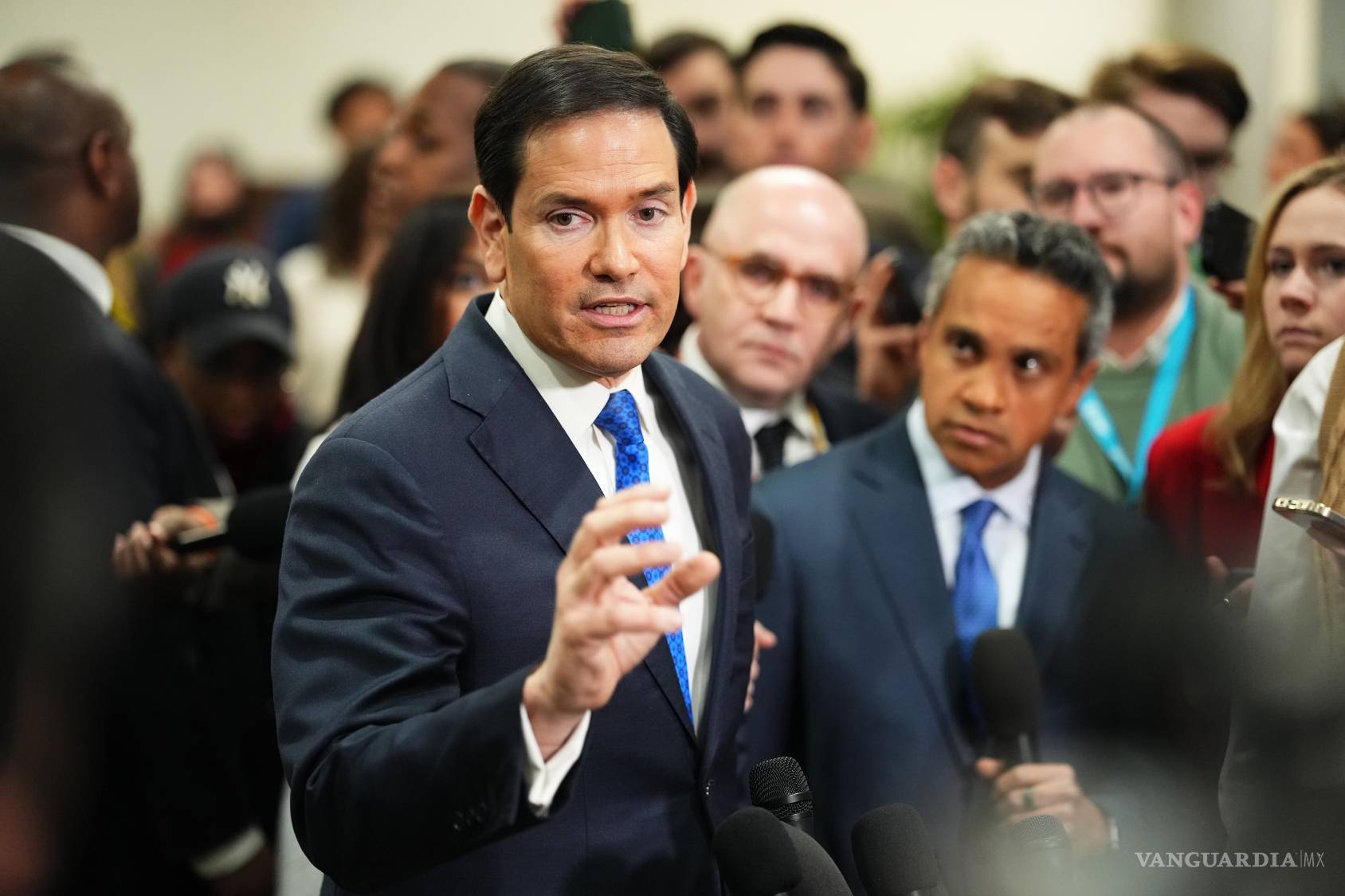 $!El secretario de Estado Marco Rubio habla con los periodistas en el Senado.Muchos cubanos en Florida han buscado un cambio de régimen durante décadas.