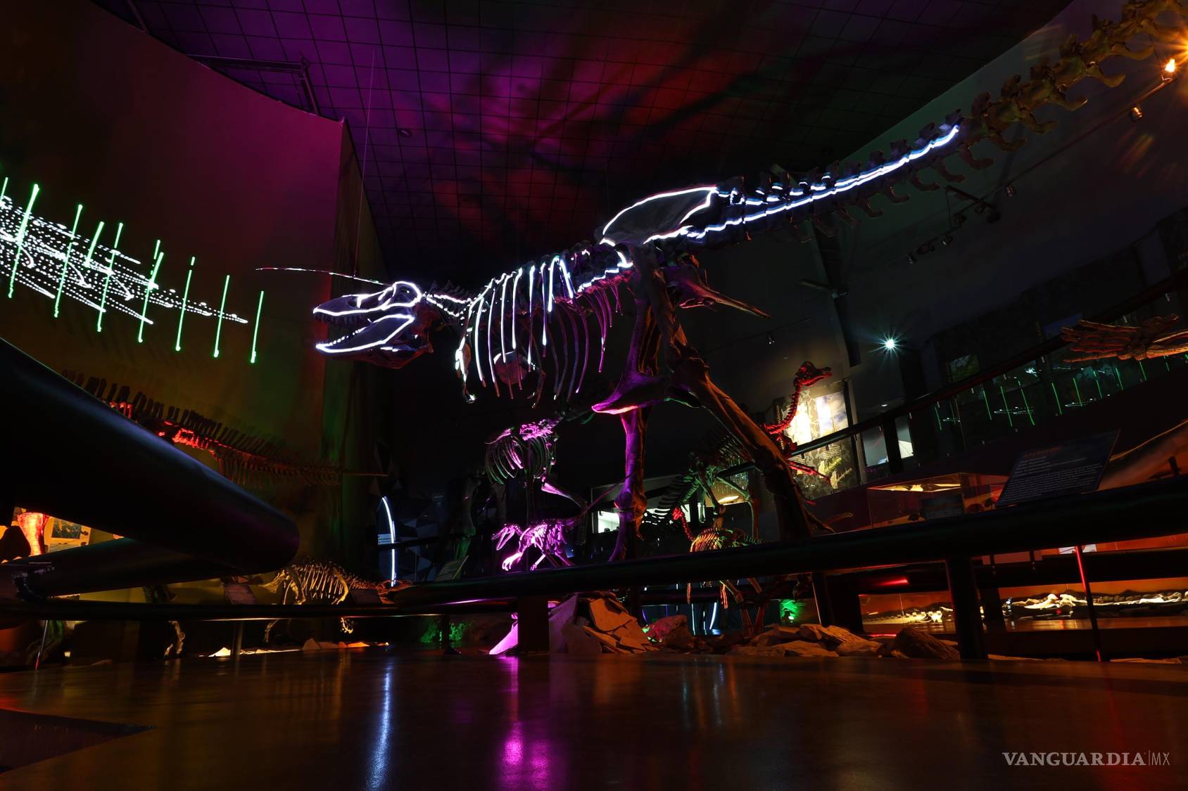 $!DJ, gastronomía y cientos de asistentes dieron vida a una nueva edición del MUDE After Dark, uno de los eventos nocturnos más esperados de la ciudad.