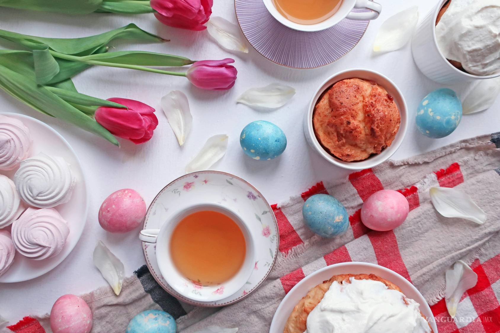 $!La decoración colorida y artesanal, con huevos de pascua pintados a mano, es clave en el cottagecore.