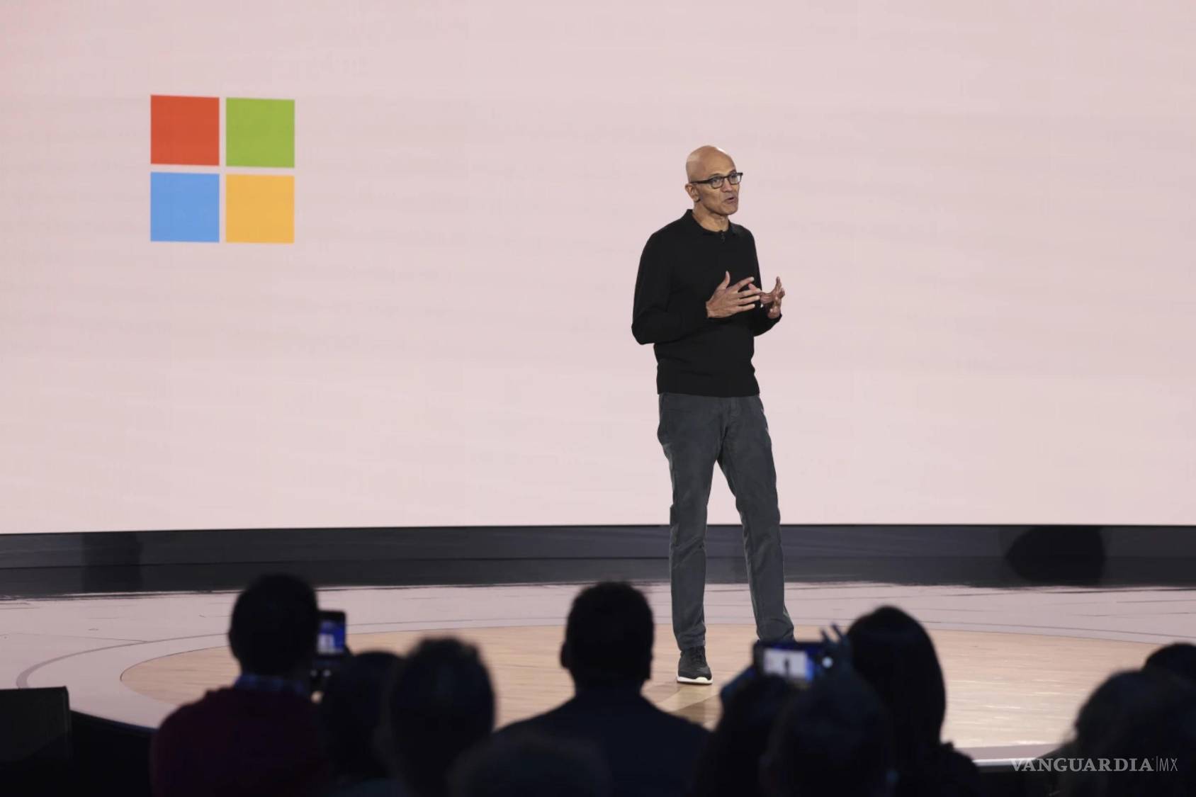 $!Satya Nadella, CEO De Microsoft, en la presentación de Copilot el asistente de inteligencia artificial de la empresa, en Redmond, Washington.