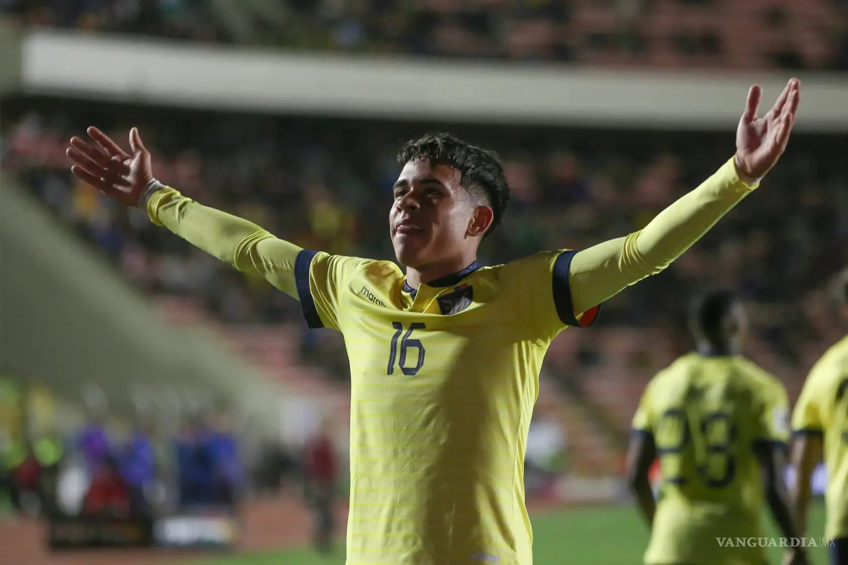 $!Kendry Páez hizo historia con Ecuador al debutar con la selección absoluta a los 16 años y 135 días, siendo titular y asistiendo en el triunfo 2-1 ante Uruguay.